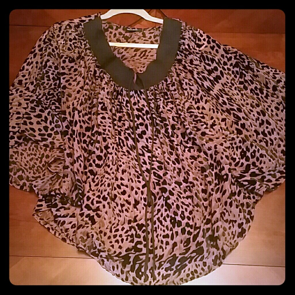 Loose flutter sleeve top